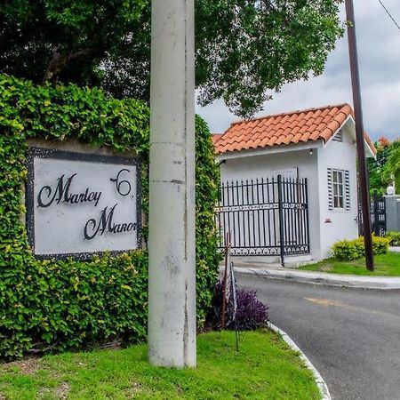 Finest Accommodation Marley Manor Apt # 513 Ground Floor 6 Marley Rd Kgn 6 Кингстон Экстерьер фото